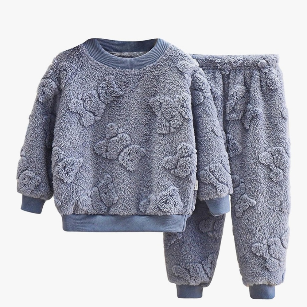 2 sets of fleece: 
1. Pekkle Cozy Fleece Set Fox Bear 12M
2. Blue fleece set 18M
